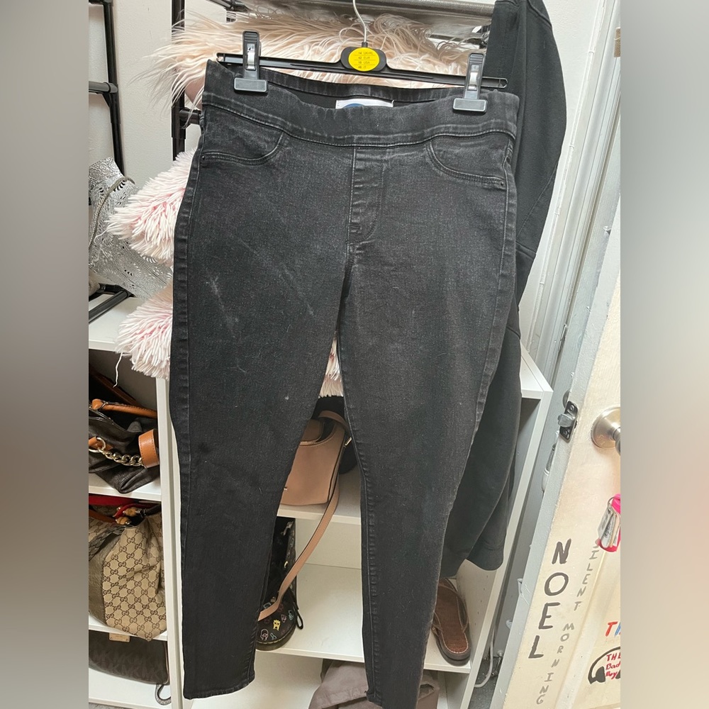 Black skinny jeans